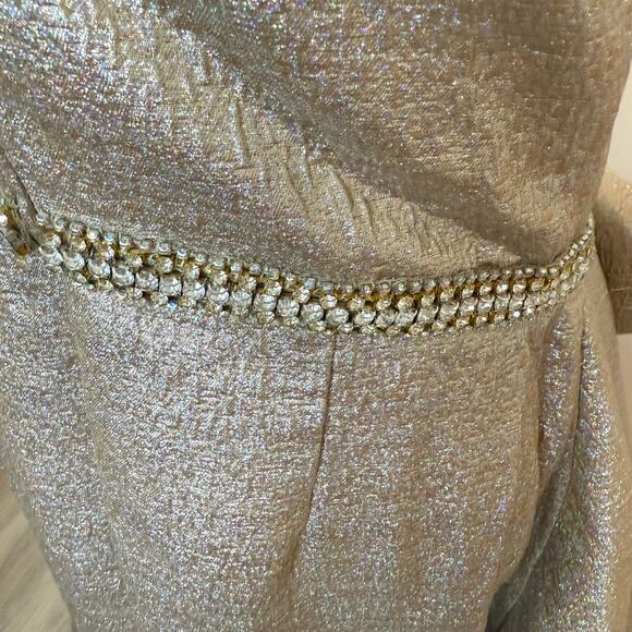 Mac Duggal One Shoulder Metallic Ruffled Evening Gown In Oyster 66975 Size 8 New - Picture 7 of 16